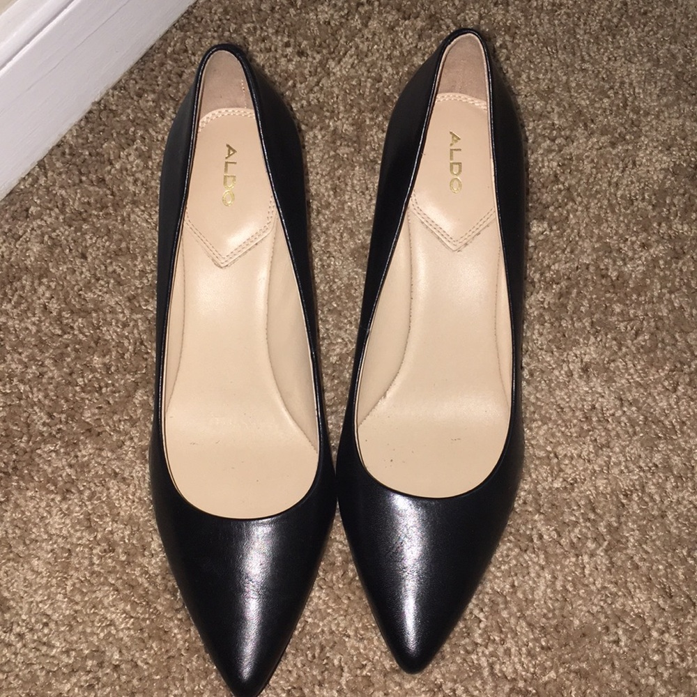 Aldo black leather pumps coronitiflex